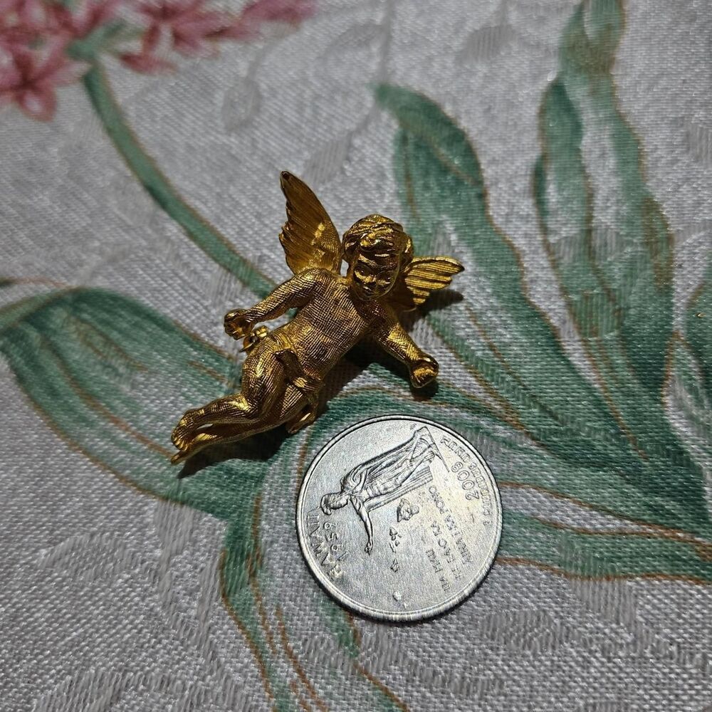 vintage coquette romantic gold tone cherub angel brooch - Picture 2 of 3